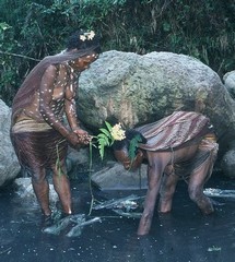 kmen Dani – Papuánská – Irian Jaya – ženy ve slané vodě